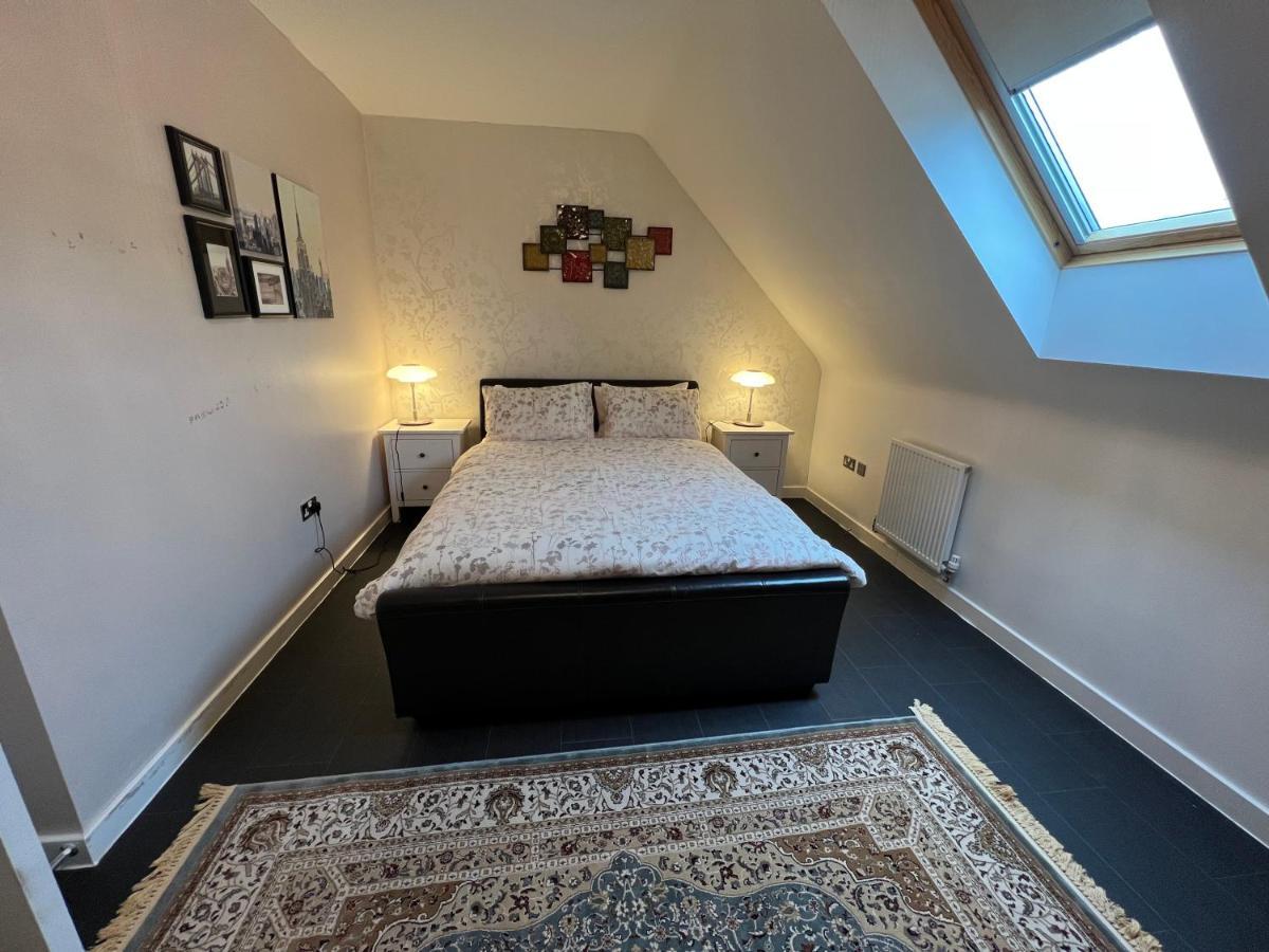 Sheffield City Centre , Free Wifi & Parking - Private Room - Shared House Eksteriør bilde